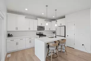 10538 S Bay Meadow Dr, Sandy, UT 84092 - Photo 8