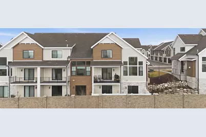 10538 S Bay Dr, Sandy, UT 84092 - Photo 2