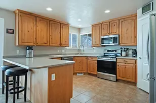 1114 W Shields Ln, South Jordan, UT 84095 - Photo 4
