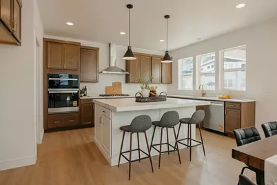 1023 S 3600 E #PRSTN, Spanish Fork, UT 84660 - Photo 2