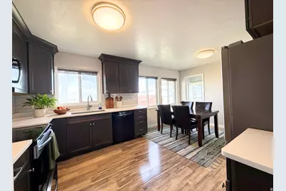 164 E 4475 S, Washington Terrace, UT 84405 - Photo 4