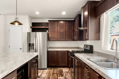 1700 W 2700 N #5, Pleasant View, UT 84404 - Photo 4