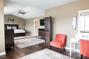 8023 S Pinewood Dr, Sandy, UT 84094 - Photo 16