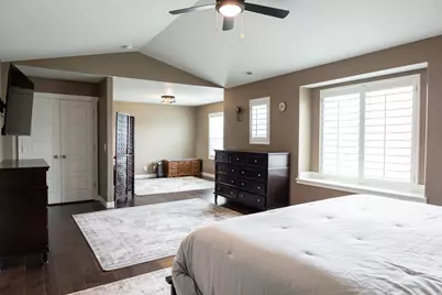 8023 S Pinewood Dr, Sandy, UT 84094 - Photo 14