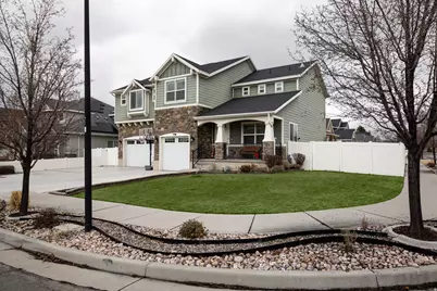 8023 S Pinewood Dr, Sandy, UT 84094 - Photo 2