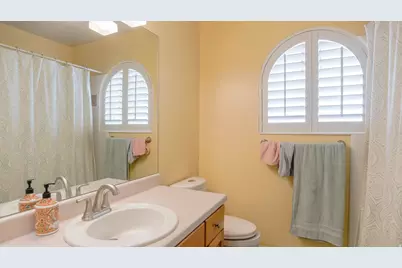 984 N 500 E, Centerville, UT 84014 - Photo 22