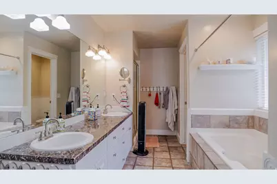 984 N 500 E, Centerville, UT 84014 - Photo 20