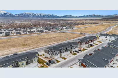 2014 N Red Yearling Dr, Saratoga Springs, UT 84045 - Photo 4
