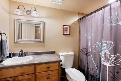 4388 N 250 W, Pleasant View, UT 84414 - Photo 32