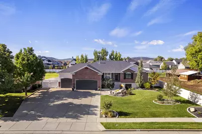 2011 W Hill St N, Kaysville, UT 84037 - Photo 2