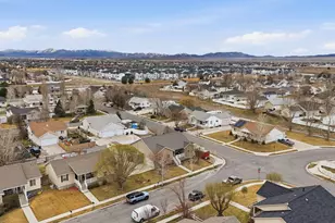 2004 E Juniper Dr N, Eagle Mountain, UT 84005 - Photo 32