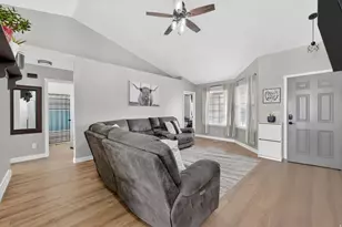 2004 E Juniper Dr N, Eagle Mountain, UT 84005 - Photo 4