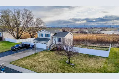 1581 N 2750 W, Plain City, UT 84404 - Photo 2