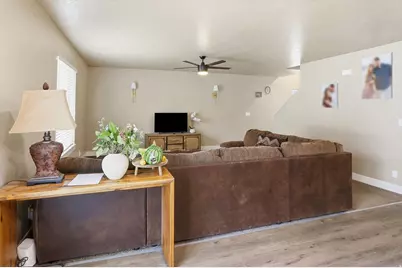 696 N Devonshire Dr, Saratoga Springs, UT 84045 - Photo 8