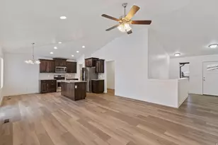 981 S Red Barn Dr, Santaquin, UT 84655 - Photo 10