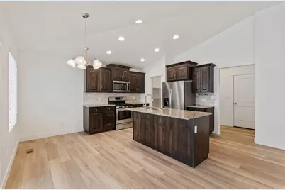 981 S Red Barn Dr, Santaquin, UT 84655 - Photo 12