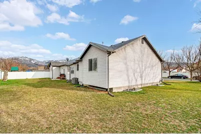922 W 2100 S, Woods Cross, UT 84087 - Photo 18