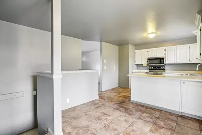 10941 S Mill Canyon Dr, Sandy, UT 84094 - Photo 12