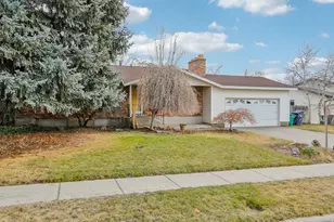 10941 S Mill Canyon Dr, Sandy, UT 84094 - Photo 4