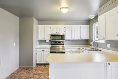 10941 S Mill Canyon Dr, Sandy, UT 84094 - Photo 8