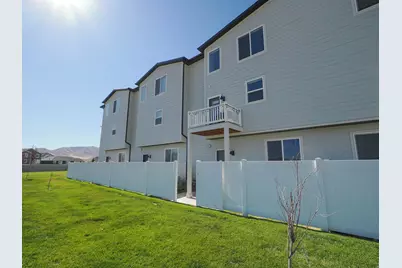 699 E Ryegrass Dr N, Eagle Mountain, UT 84005 - Photo 24