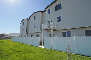 699 E Ryegrass Dr N, Eagle Mountain, UT 84005 - Photo 24