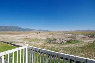 699 E Ryegrass Dr N, Eagle Mountain, UT 84005 - Photo 22