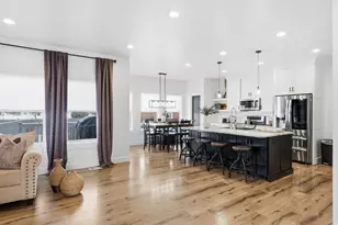 724 W 50 N, Hyrum, UT 84319 - Photo 10