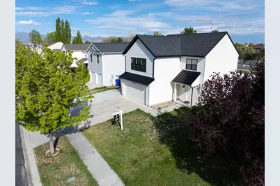 2303 E Hawthorne St, Saratoga Springs, UT 84043 - Photo 2