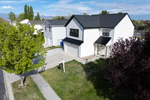 2303 E Hawthorne St, Saratoga Springs, UT 84043 - Photo 2