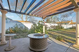 569 E Aloha Ln, Sandy, UT 84070 - Photo 26