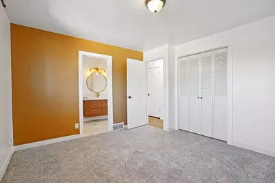 569 E Aloha Ln, Sandy, UT 84070 - Photo 8