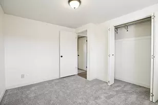 569 E Aloha Ln, Sandy, UT 84070 - Photo 4