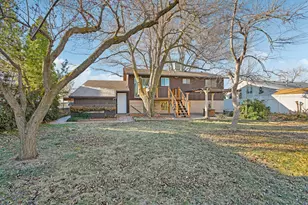 569 E Aloha Ln, Sandy, UT 84070 - Photo 24