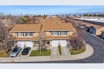 628 W Creek Bluff Cv, Sandy, UT 84070 - Photo 28