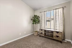 628 W Crk Blf Cv, Sandy, UT 84070 - Photo 16