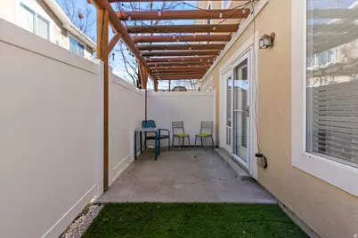 628 W Creek Bluff Cv, Sandy, UT 84070 - Photo 24