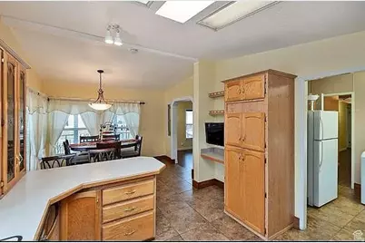 5092 S El Sendero Cir, Salt Lake City, UT 84117 - Photo 6