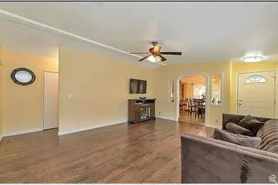 5092 S El Sendero Cir, Salt Lake City, UT 84117 - Photo 2