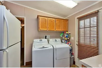 5092 S El Sendero Cir, Salt Lake City, UT 84117 - Photo 10