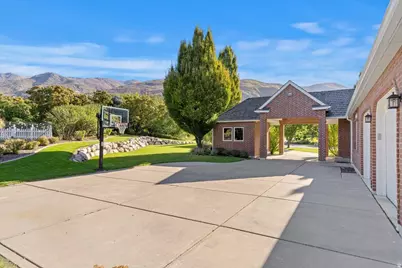 473 Hampton Ct, Fruit Heights, UT 84037 - Photo 4