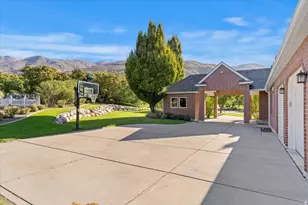 473 Hampton Ct, Fruit Heights, UT 84037 - Photo 4