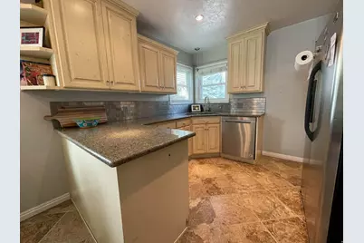 585 E 400 S, River Heights, UT 84321 - Photo 6