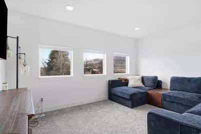 768 E 1100 S, Hyrum, UT 84319 - Photo 18