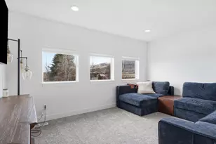 768 E 1100 S, Hyrum, UT 84319 - Photo 18