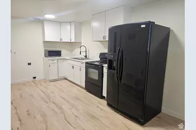 137 W 250 N, Clearfield, UT 84015 - Photo 4