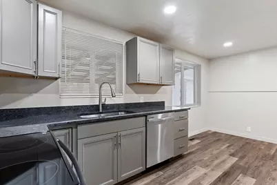 138 Lynnwood Dr, Clearfield, UT 84015 - Photo 8