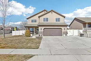 490 W Lakeview Dr, Lehi, UT 84043 - Photo 1