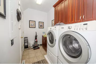 113 N Hillsborough Dr, Pleasant View, UT 84414 - Photo 12