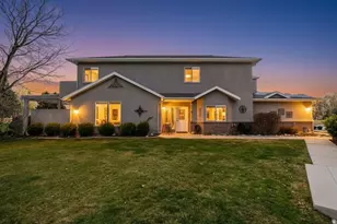 113 N Hillsborough Dr, Pleasant View, UT 84414 - Photo 2